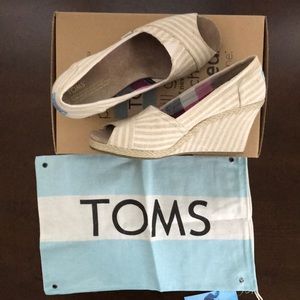 Toms Wedges size 7.5